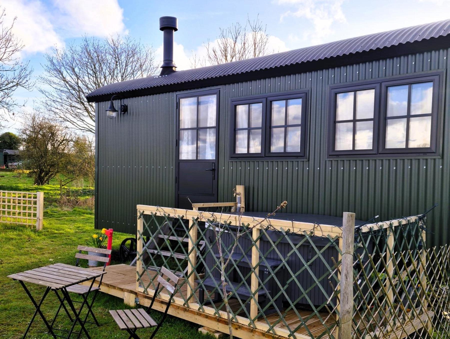 Milberry Green Meadows Warlingham Exterior photo